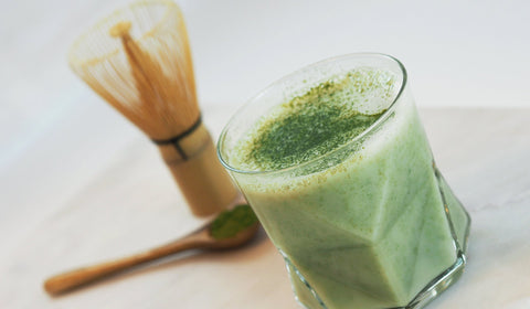 Energigivende matcha latte - Kinsarvik Naturkost