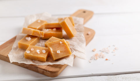 Salt karamellfudge med havsalt - Kinsarvik Naturkost