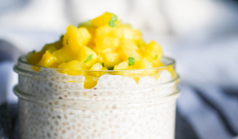 Tropisk chiagrøt med kokos &amp; mango - Kinsarvik Naturkost
