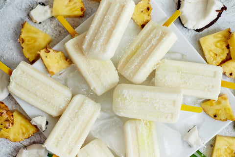 Tropiske ispinner med ananas og kokosnøtt - Kinsarvik Naturkost
